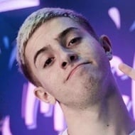 Michou, 22 (Star di YouTube)