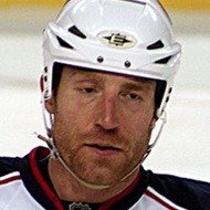 Mike Commodore, 45 (曲棍球運動員)