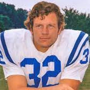 Mike Curtis (1943 - 2020) (足球运动员)