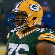 Mike Daniels, 34 (足球運動員)