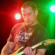 Mike Martin, 45 (Guitarrista)