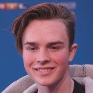 Mike Singer, 24 (Pop Singer)