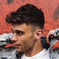Mikey Cobban, 27 (流行歌手)