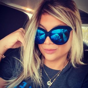 Milagros Villamil, 31 (Modelo)