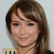 Milana Vayntrub, 36 (電視女演員)