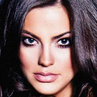 Milica Pavlovic, 32 (流行歌手)