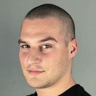 Milos Bajic, 29 (YouTube明星)