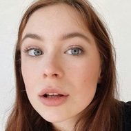 Mina Sundwall, 22 (电视女演员)