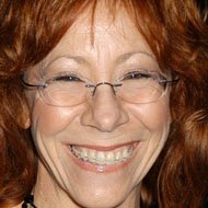 Mindy Sterling, 70 (Atriz de cinema)