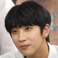 Minhyuk, 24 (說唱歌手)