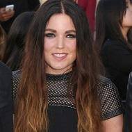 Miriam Bryant, 34 (流行歌手)