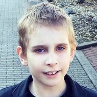 Mishovy Silenosti, 17 (YouTube Star)