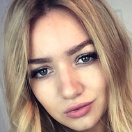 Miss Alex, 26 (YouTube明星)