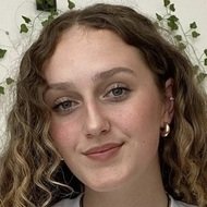MissChloeCraft, 19 (YouTube Star)