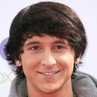 Mitchel Musso, 32 (Actor de Televisión)