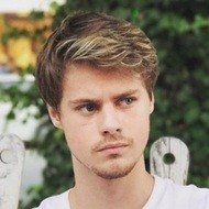Mitchell Kummen, 24 (Acteur de télévision)