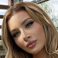 Molly Eskam, 27 (YouTube明星)