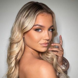 Molly Smith, 32 (Instagram明星)