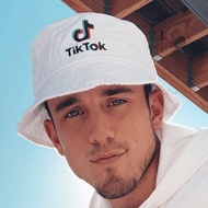 MrKnightMath, 29 (TikToker)