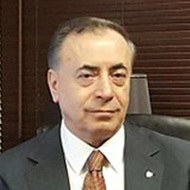 Mustafa Cengiz, 75 (Dirigeant d'entreprise)