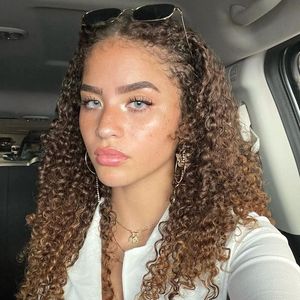 Nadia Mcbain, 21 (TikTok明星)