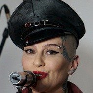 Nargiz Zakirova, 55 (摇滚歌手)