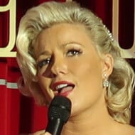 Natalie Coyle, 29 (爵士歌手)