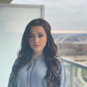 Natalie Zettel, 27 (Membro della famiglia)