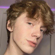 Nate Rowe, 24 (Estrella de TikTok)