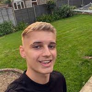 Nath Bates, 24 (TikTok-ster)