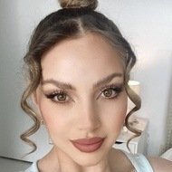 Nathalie Paris, 24 (YouTuber)