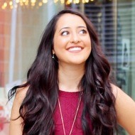 Negeen Dargahi, 32 (Star di YouTube)