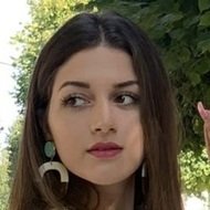 Néguine Alipour, 23 (YouTube Star)