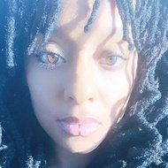 Nerissa Irving, 39 (Modelo)