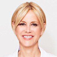 Nese Kavak, 62 (醫生)