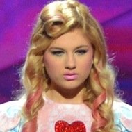 Nevena Bozovic, 31 (流行歌手)