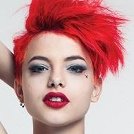 Nia Lovelis, 28 (Schlagzeuger)