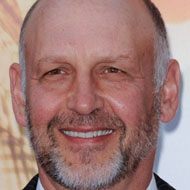 Nick Searcy, 64 (Actor de Televisión)
