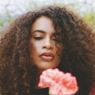 Nicole Bus, 36 (R＆B歌手)