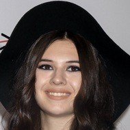 Nicole Maines, 28 (电视女演员)