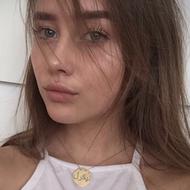 Nicole Sto, 26 (TikTok明星)