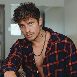 Nikko Ponce, 37 (Diễn viên truyền hình)