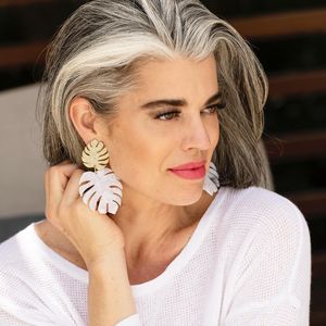 Nikol Johnson, 50 (Визажист)