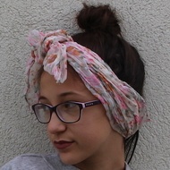 Nil Noreen, 22 (YouTube Star)