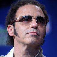 Nils Lofgren, 74 (吉他手)