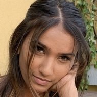 nimeshaa, 25 (YouTube明星)