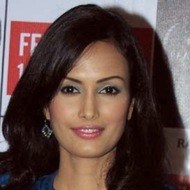 Nisha Rawal, 40 (电视女演员)
