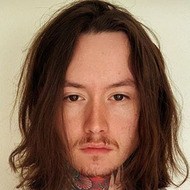 Noah Sebastian, 28 (金属歌手)
