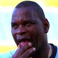 Noel Blake, 63 (Entrenador de Fútbol)