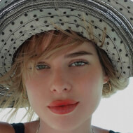 Noemí Farré, 26 (TikTok Star)